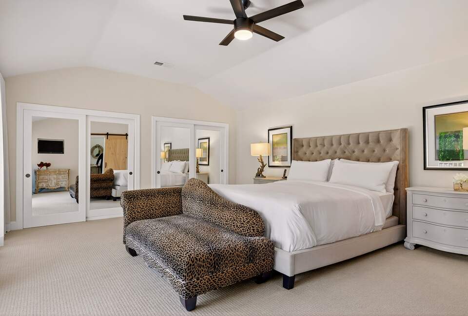 Designer Napa Retreat Overlooking Mt. George - Napa, California