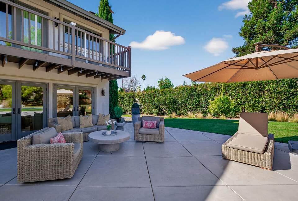 Designer Napa Retreat Overlooking Mt. George - Napa, California