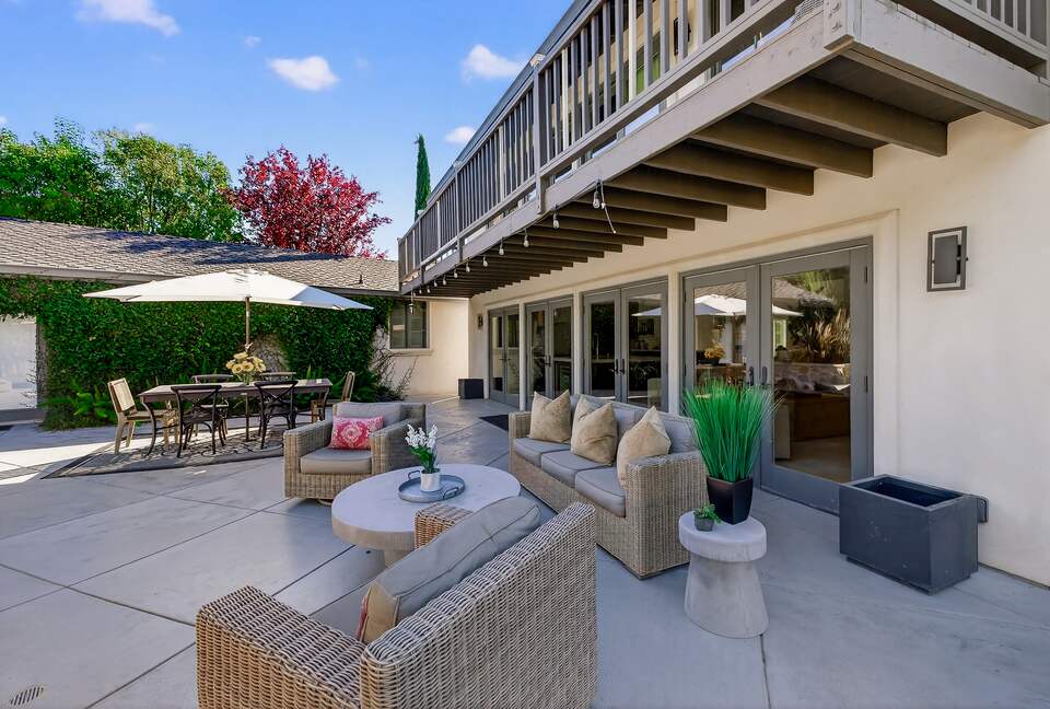 Designer Napa Retreat Overlooking Mt. George - Napa, California