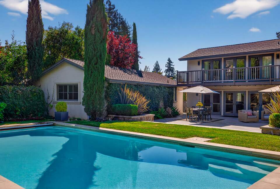 Designer Napa Retreat Overlooking Mt. George - Napa, California