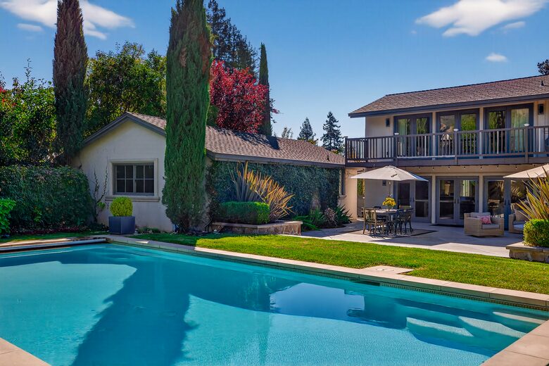 Designer Napa Retreat Overlooking Mt. George - Napa, California