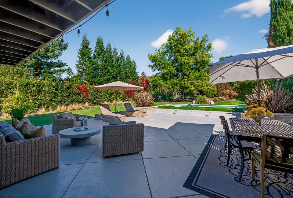 Designer Napa Retreat Overlooking Mt. George - Napa, California