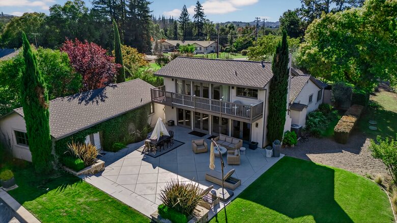 Designer Napa Retreat Overlooking Mt. George - Napa, California