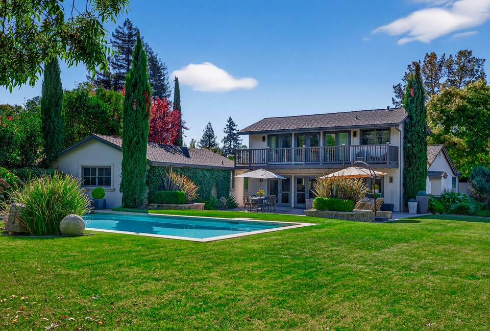 Designer Napa Retreat Overlooking Mt. George - Napa, California
