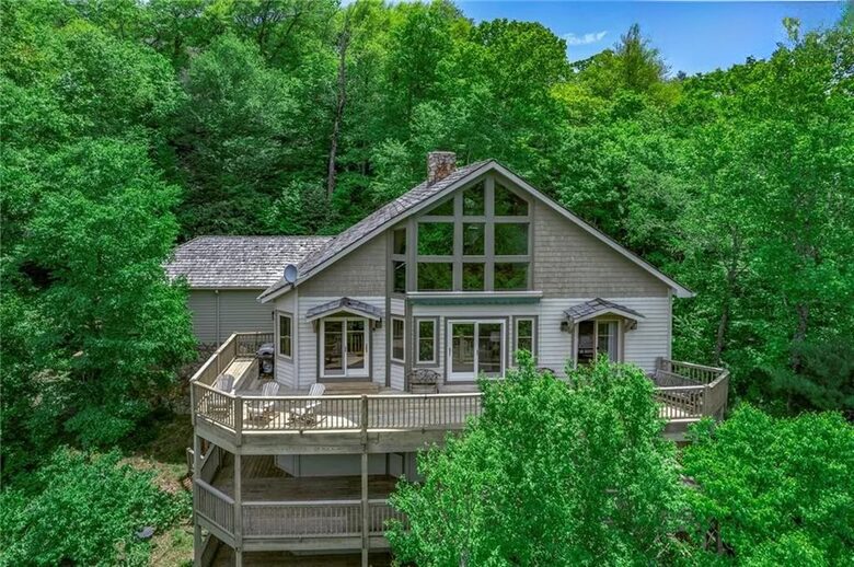 Elegant Lakeview Cabin Near Downtown Blowing Rock - Blowing Rock, North Carolina