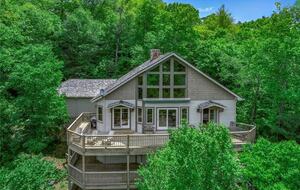 Elegant Lakeview Cabin Near Downtown Blowing Rock - Blowing Rock, North Carolina