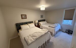 Elegant Lakeview Cabin Near Downtown Blowing Rock - Blowing Rock, North Carolina