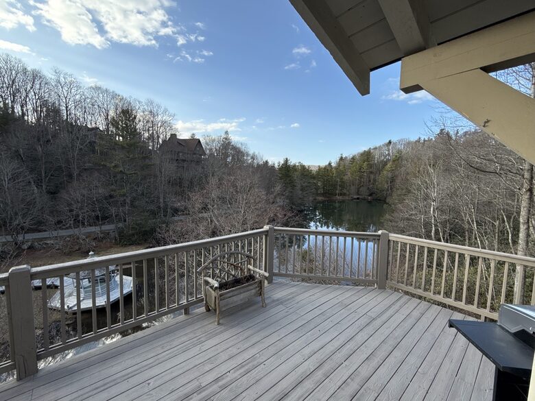 Elegant Lakeview Cabin Near Downtown Blowing Rock - Blowing Rock, North Carolina