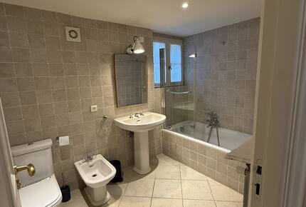 Elegant Mougins Haven Overlooking the Bay of Cannes - Mougins, France