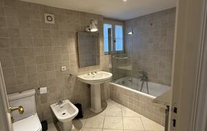 Elegant Mougins Haven Overlooking the Bay of Cannes - Mougins, France