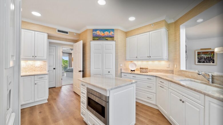 Elegant Sea Oaks Retreat in Vero Beach - Vero Beach, Florida