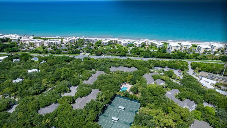 Elegant Sea Oaks Retreat in Vero Beach - Vero Beach, Florida