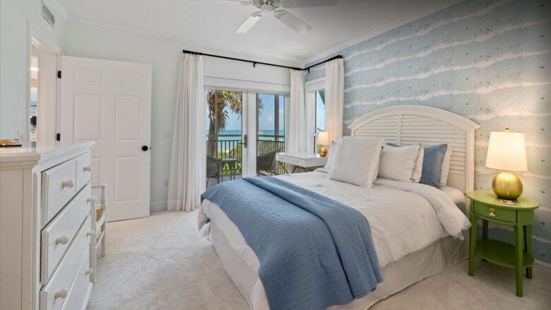 Elegant Sea Oaks Retreat in Vero Beach - Vero Beach, Florida