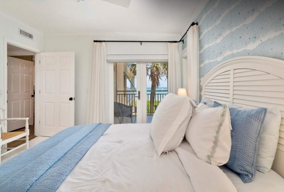 Elegant Sea Oaks Retreat in Vero Beach - Vero Beach, Florida