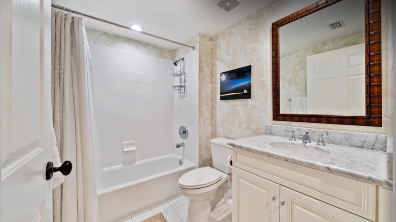 Elegant Sea Oaks Retreat in Vero Beach - Vero Beach, Florida