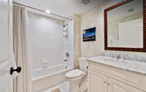 Elegant Sea Oaks Retreat in Vero Beach - Vero Beach, Florida