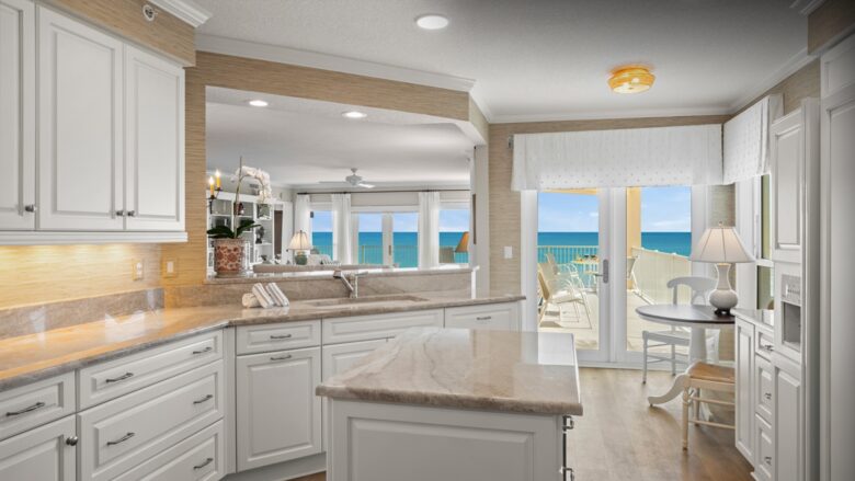 Elegant Sea Oaks Retreat in Vero Beach - Vero Beach, Florida