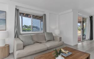 Kingscliff Hill Retreat with Sweeping Ocean Views - Kingscliff, Australia