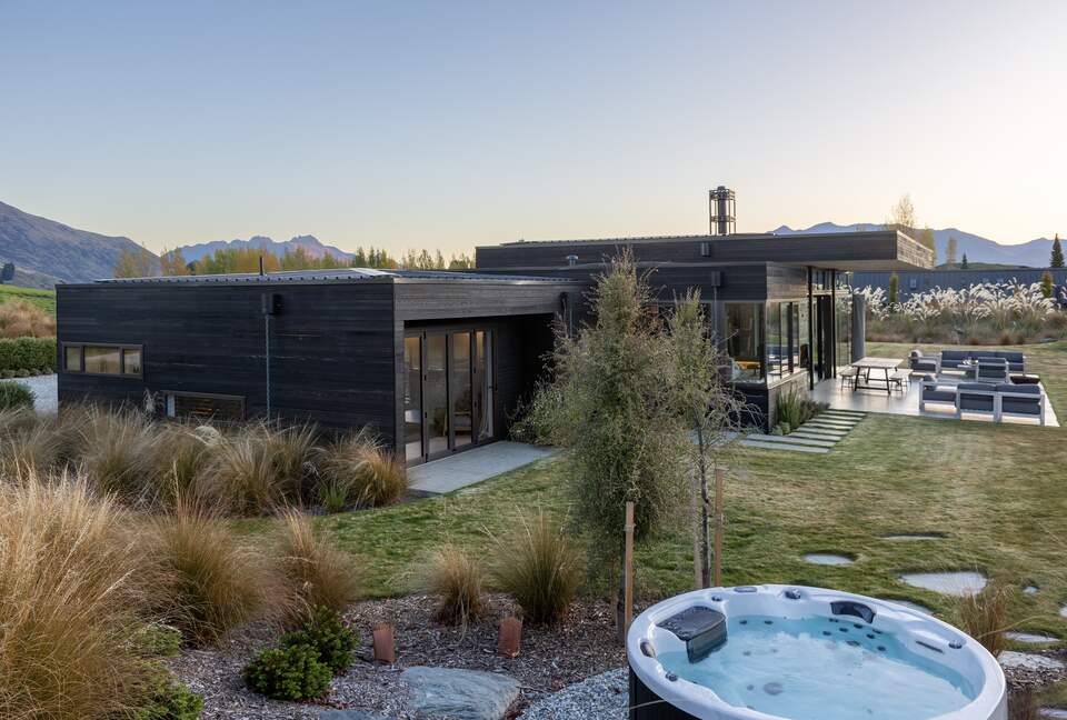 Luxury Alpine Retreat in Queenstown | Bloxham House - Queenstown, New Zealand