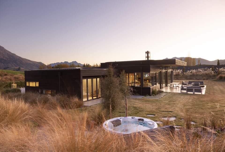 Luxury Alpine Retreat in Queenstown | Bloxham House - Queenstown, New Zealand