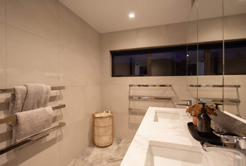 Luxury Alpine Retreat in Queenstown | Bloxham House - Queenstown, New Zealand