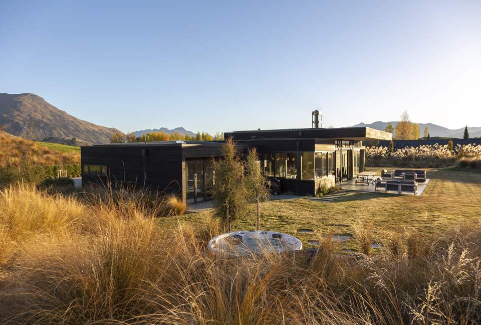 Luxury Alpine Retreat in Queenstown | Bloxham House - Queenstown, New Zealand
