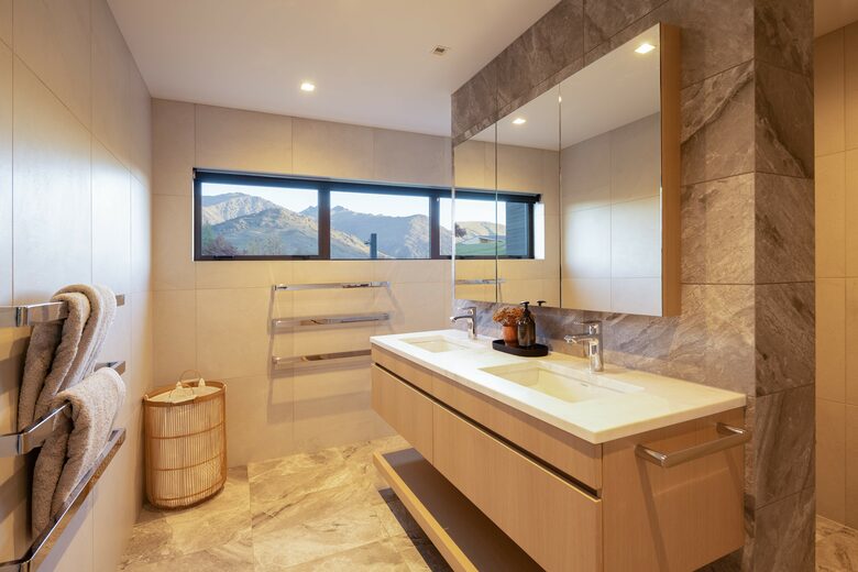 Luxury Alpine Retreat in Queenstown | Bloxham House - Queenstown, New Zealand