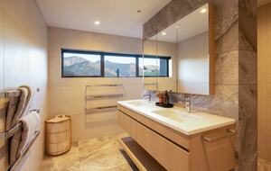 Luxury Alpine Retreat in Queenstown | Bloxham House - Queenstown, New Zealand