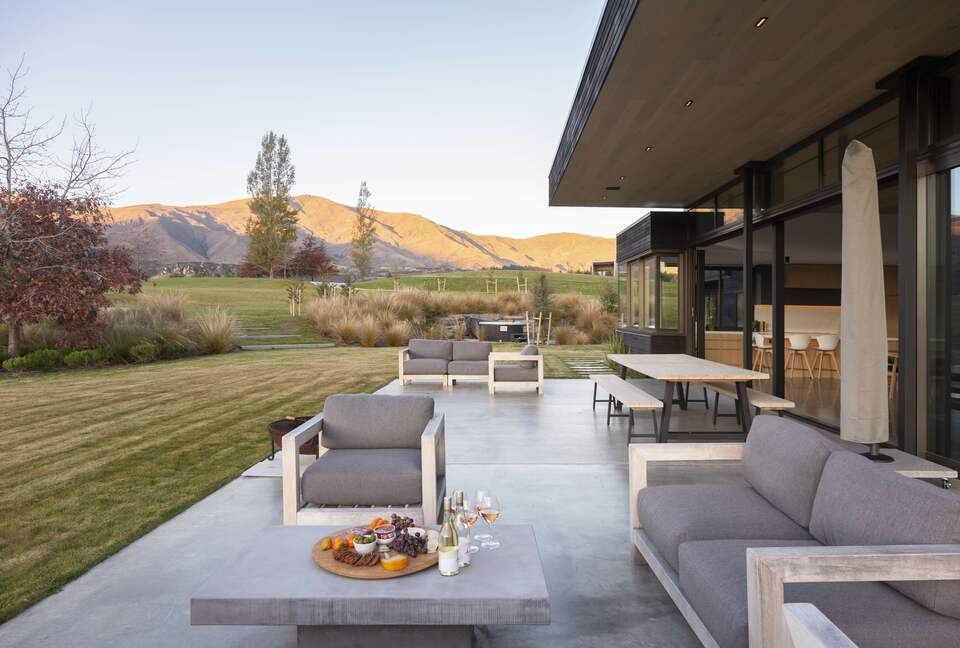 Luxury Alpine Retreat in Queenstown | Bloxham House - Queenstown, New Zealand