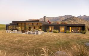 Luxury Alpine Retreat in Queenstown | Bloxham House - Queenstown, New Zealand