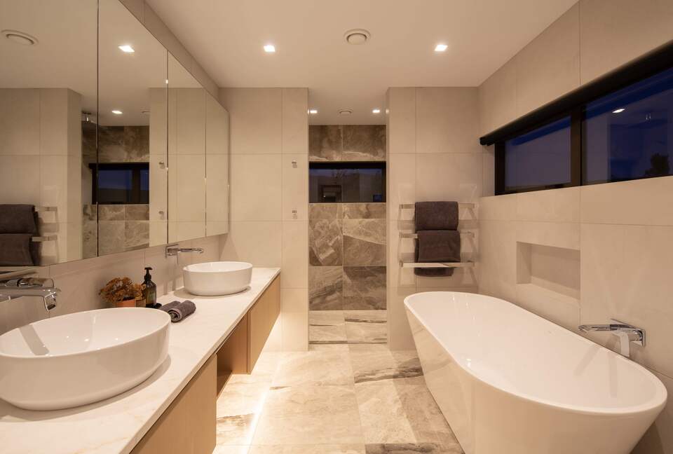 Luxury Alpine Retreat in Queenstown | Bloxham House - Queenstown, New Zealand