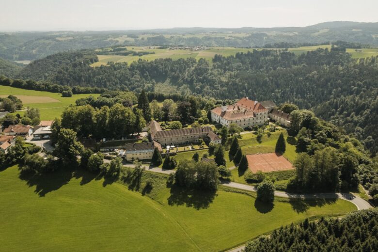 2 bedroom Apartment Within Altenhof Castle - Altenhof, Austria