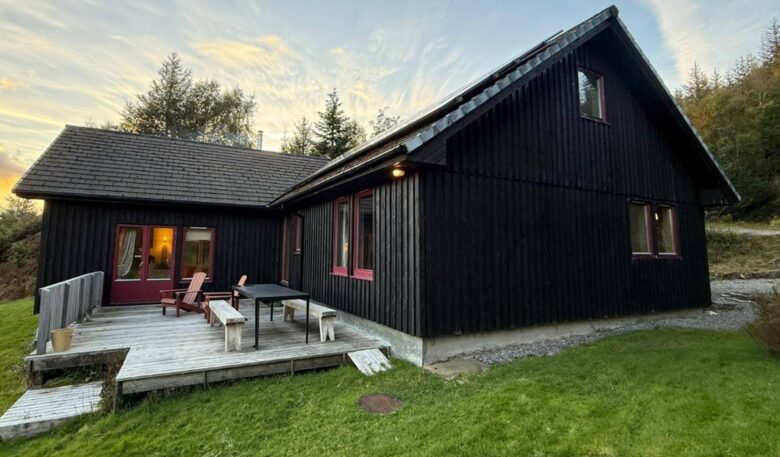 An Elegant Highland Escape with Countryside Views - Glenborrodale, United Kingdom