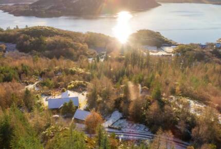 An Elegant Highland Escape with Countryside Views - Glenborrodale, United Kingdom