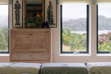 An Elegant Highland Escape with Countryside Views - Glenborrodale, United Kingdom