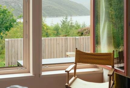 An Elegant Highland Escape with Countryside Views - Glenborrodale, United Kingdom