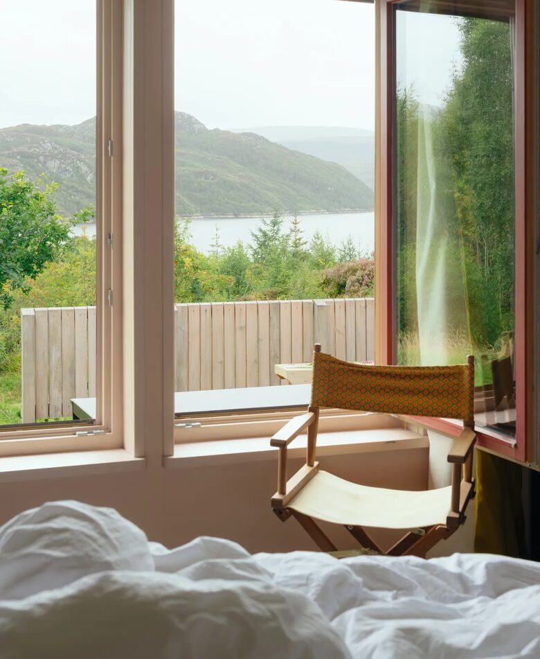 An Elegant Highland Escape with Countryside Views - Glenborrodale, United Kingdom