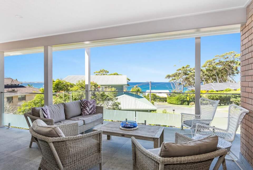 Narrawallee Haven | Water Views & Beachside Calm - Narrawallee, Australia