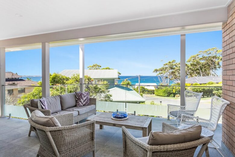Narrawallee Haven | Water Views & Beachside Calm - Narrawallee, Australia