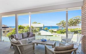 Narrawallee Haven | Water Views & Beachside Calm - Narrawallee, Australia