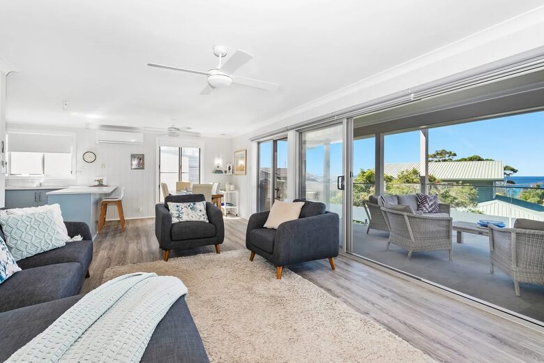 Narrawallee Haven | Water Views & Beachside Calm - Narrawallee, Australia