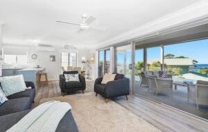 Narrawallee Haven | Water Views & Beachside Calm - Narrawallee, Australia