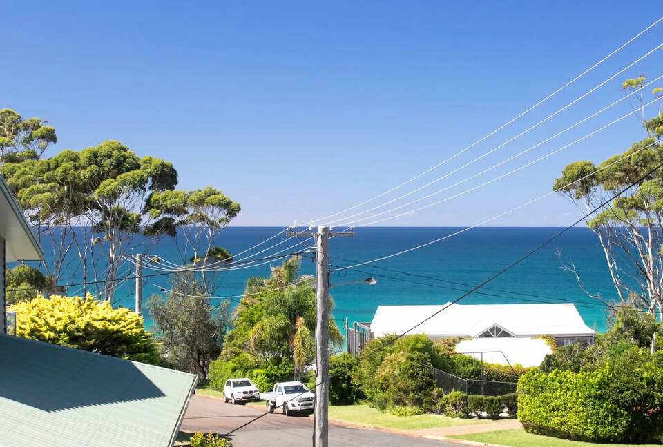 Narrawallee Haven | Water Views & Beachside Calm - Narrawallee, Australia