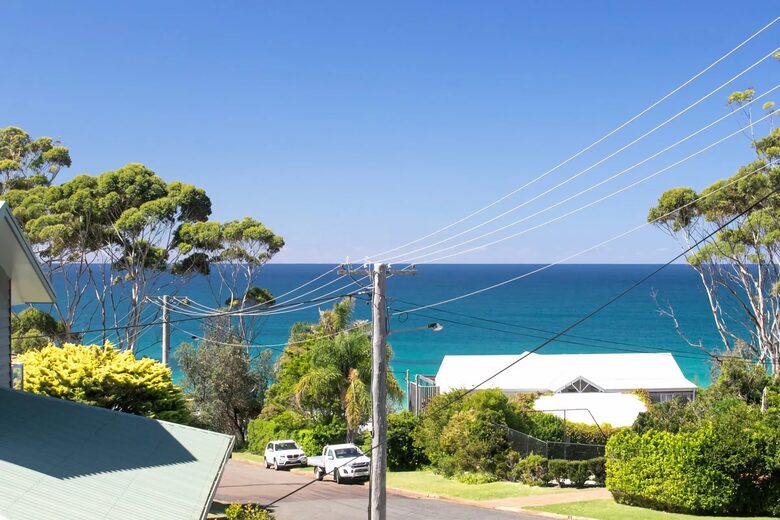 Narrawallee Haven | Water Views & Beachside Calm - Narrawallee, Australia