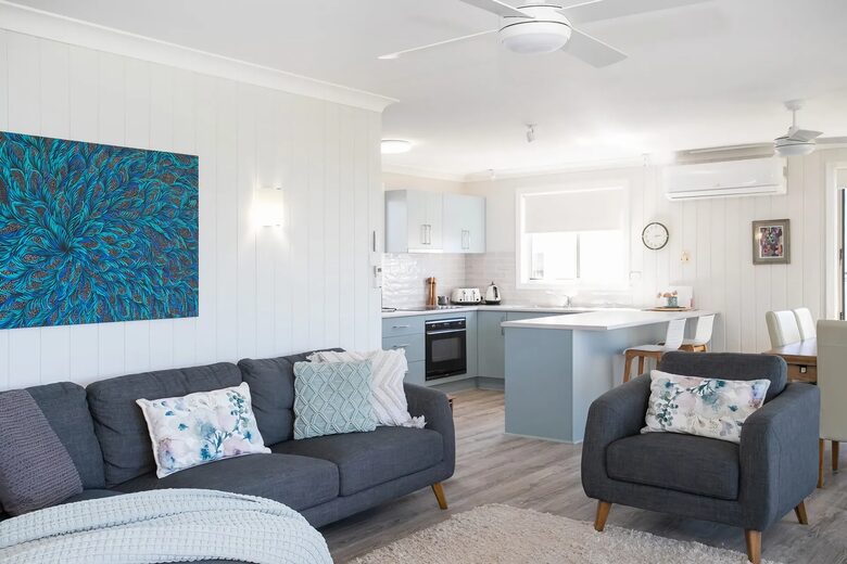 Narrawallee Haven | Water Views & Beachside Calm - Narrawallee, Australia