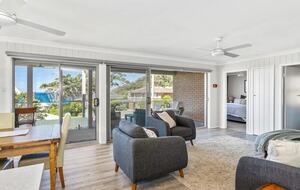 Narrawallee Haven | Water Views & Beachside Calm - Narrawallee, Australia