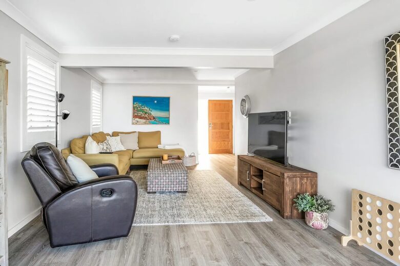 Narrawallee Haven | Water Views & Beachside Calm - Narrawallee, Australia