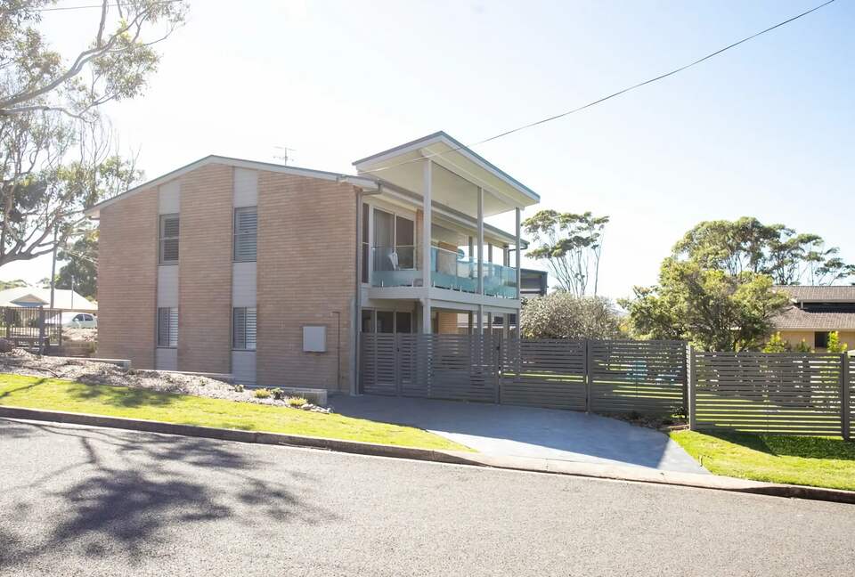 Narrawallee Haven | Water Views & Beachside Calm - Narrawallee, Australia