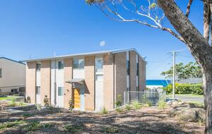 Narrawallee Haven | Water Views & Beachside Calm - Narrawallee, Australia
