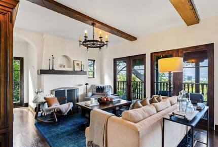 Restored 1925 Hillside Retreat Above Los Angeles - Los Angeles, California